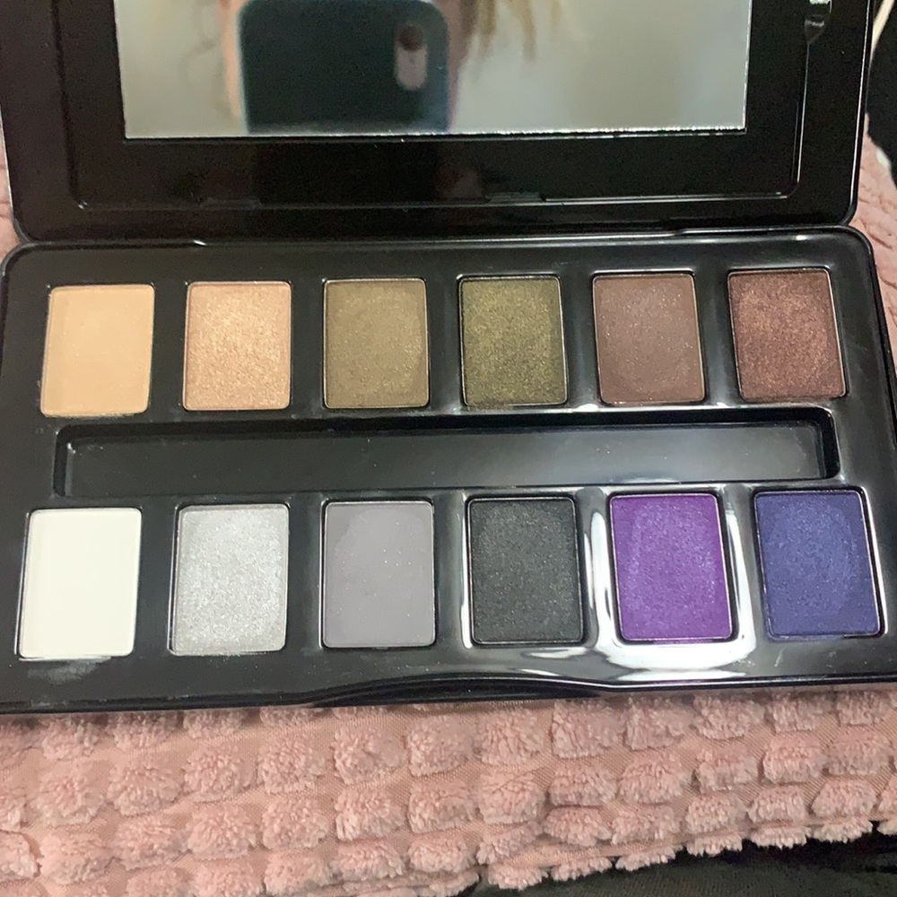 BH cosmetics bundle - Picture 2 of 3